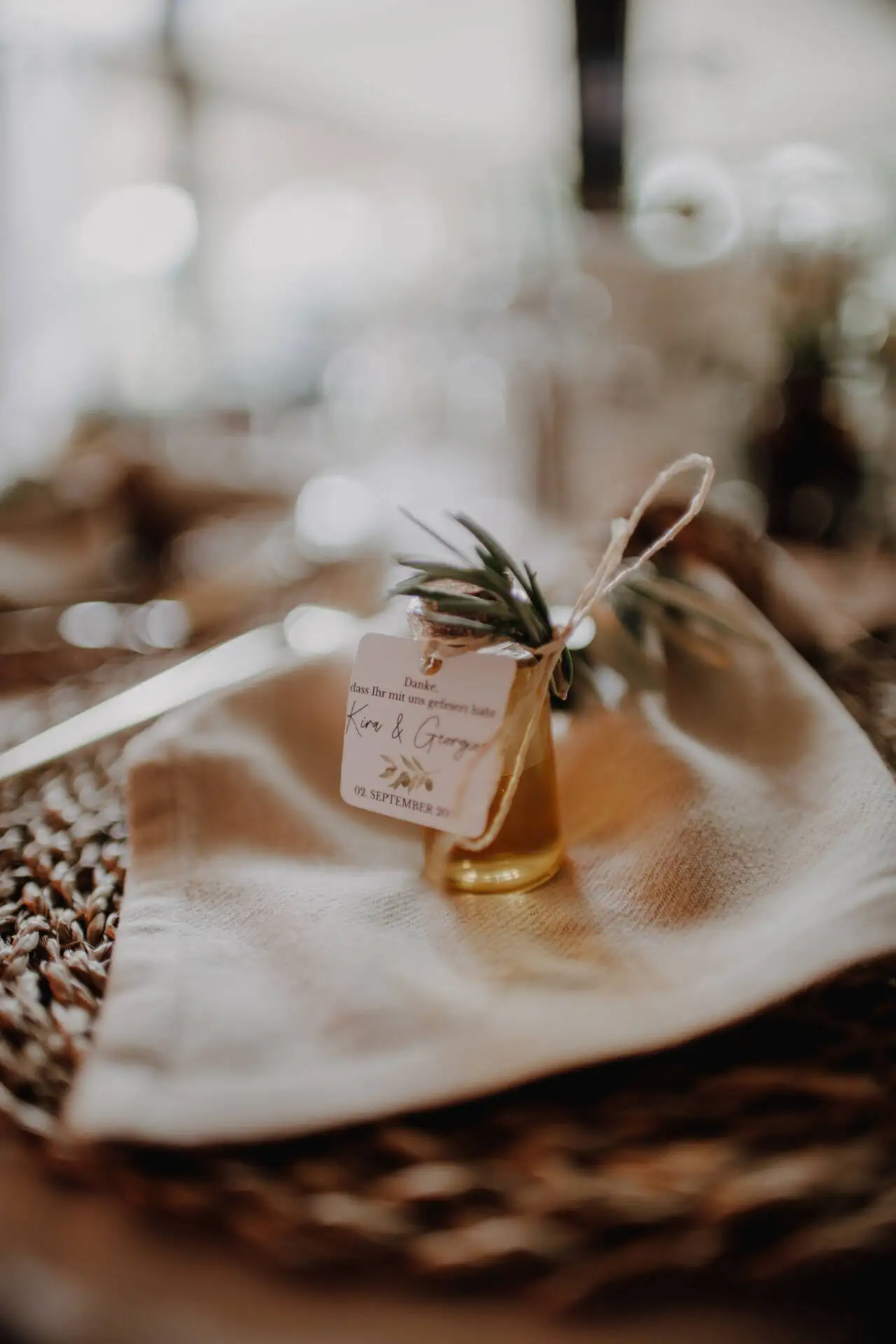 Hochzeit Namensschild auf Tischdekoration